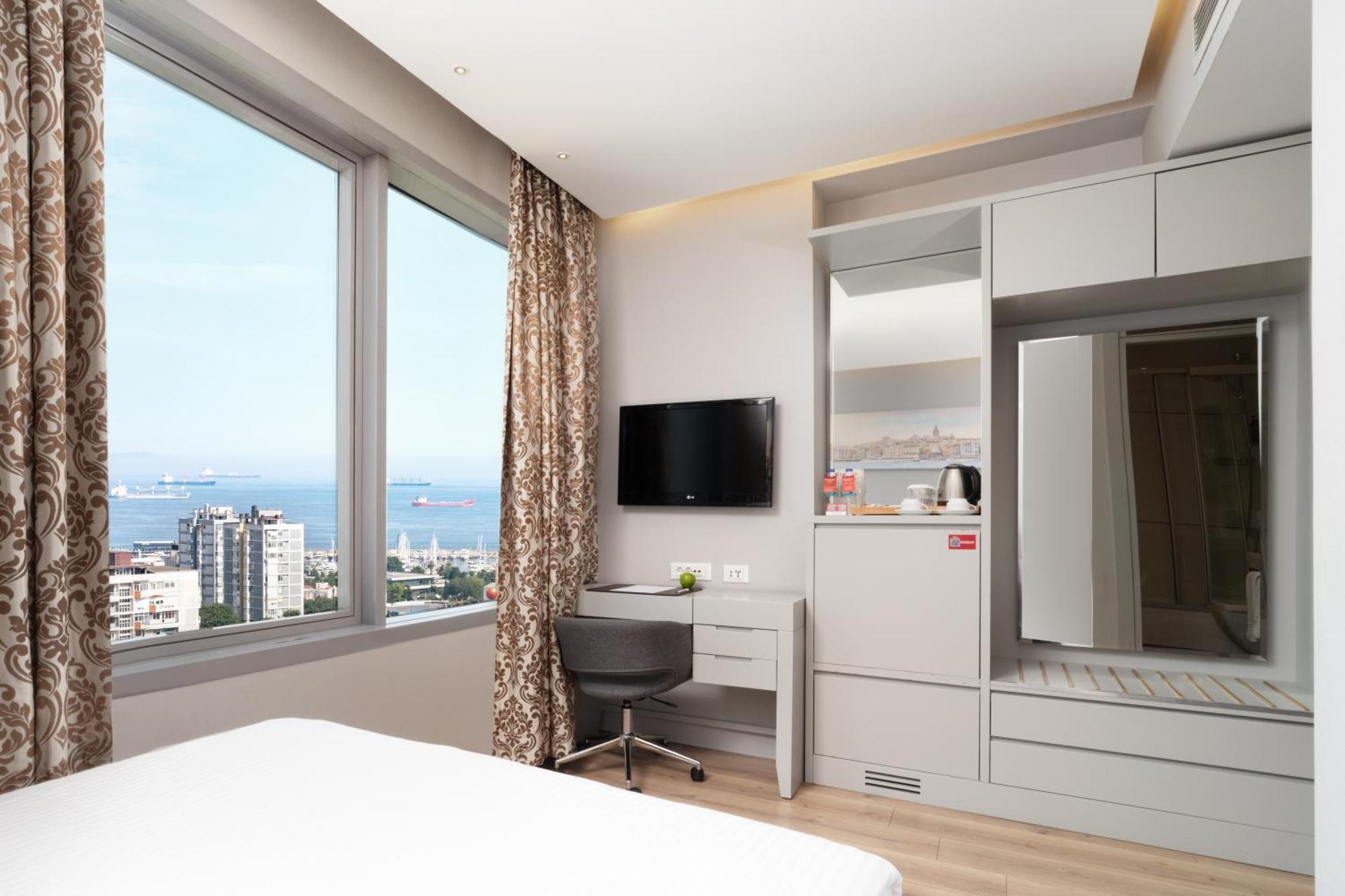 Ramada Plaza By Wyndham Istanbul Atakoy Hotel Exterior foto