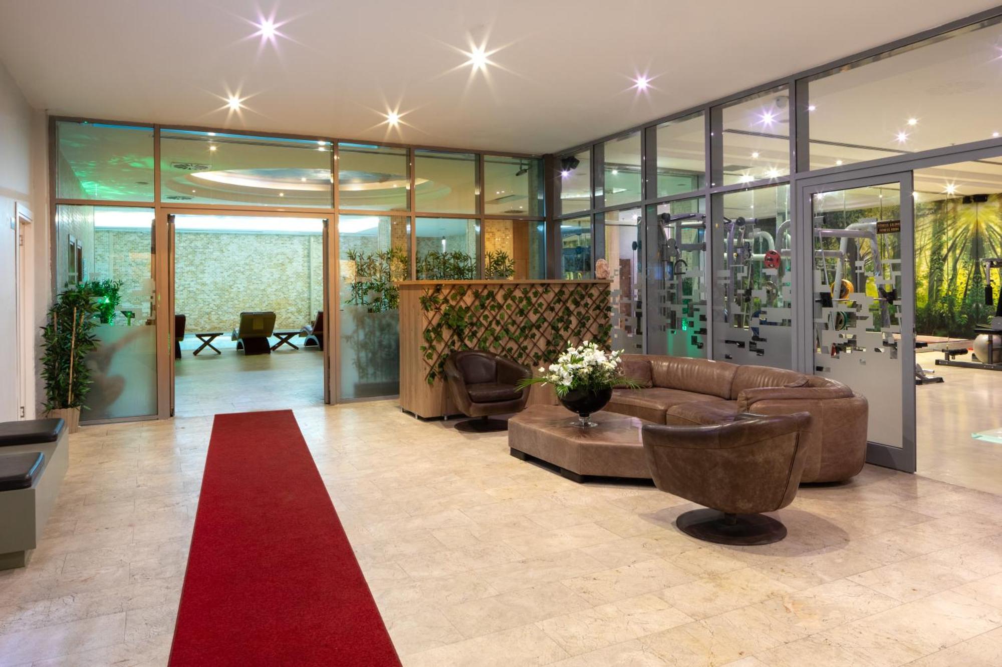 Ramada Plaza By Wyndham Istanbul Atakoy Hotel Exterior foto