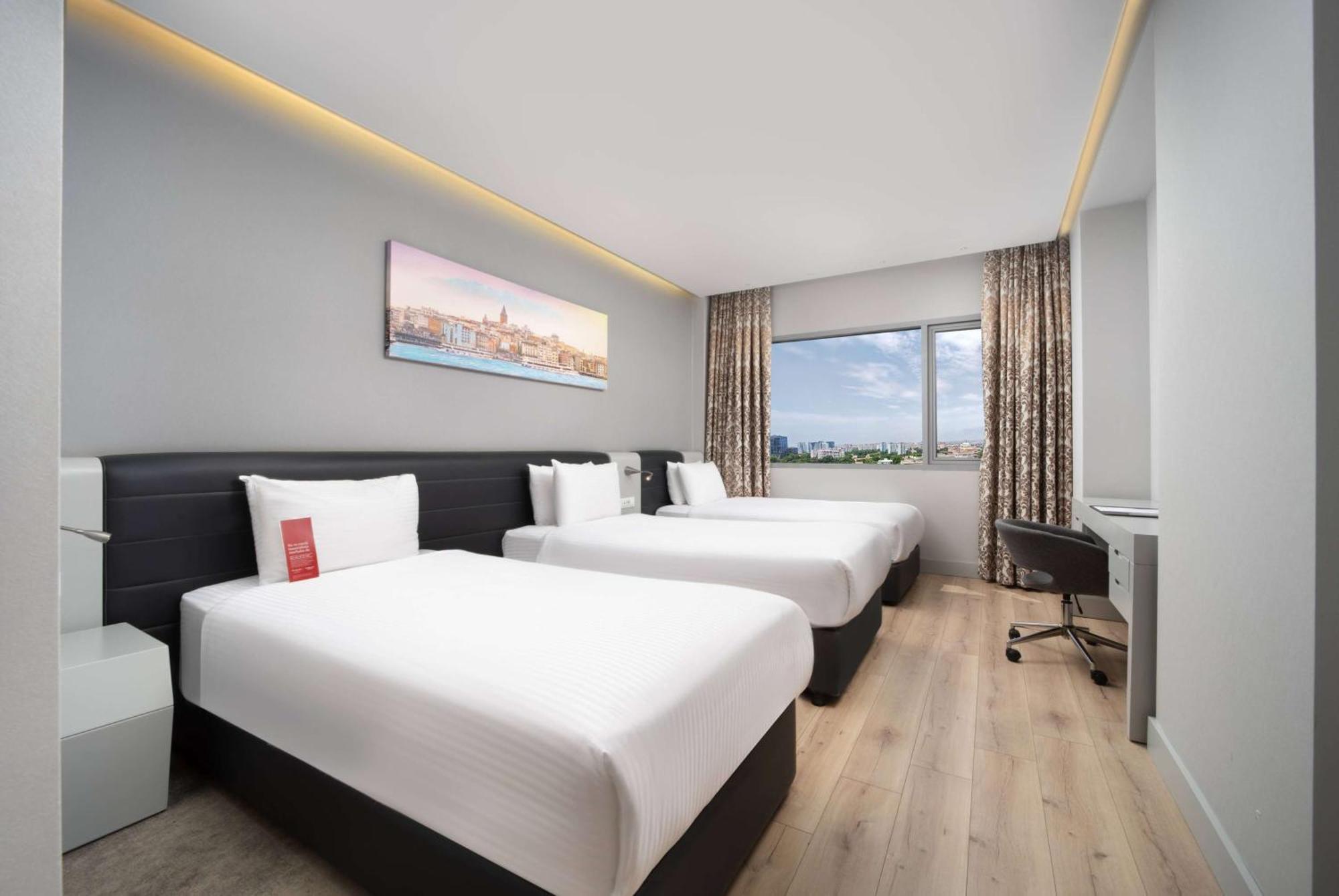 Ramada Plaza By Wyndham Istanbul Atakoy Hotel Exterior foto