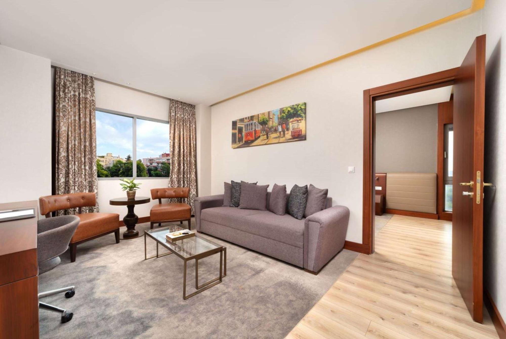 Ramada Plaza By Wyndham Istanbul Atakoy Hotel Exterior foto